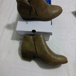 Arizona Camino Taupe Boots with memory foam 10M